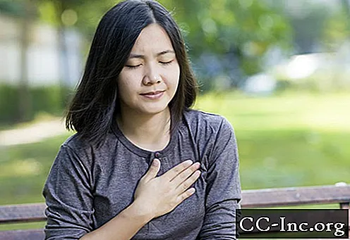 Mikrovaskularna angina: Zakaj ženske ne bi smele prezreti bolečine v prsnem košu in utrujenosti