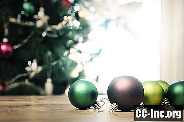 11 cách đối phó với cây thông Noel hoặc cây thông bị dị ứng trong ngày lễ