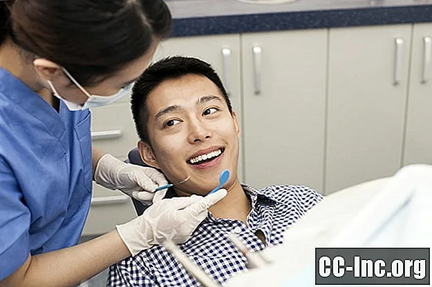 4 būdai, kaip odontologai gali sustabdyti dantų fobiją ir nerimą