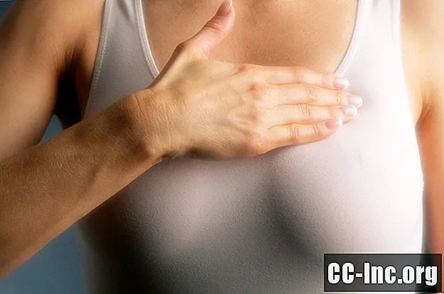 7 måter å håndtere præmenstruell brystsmerter på