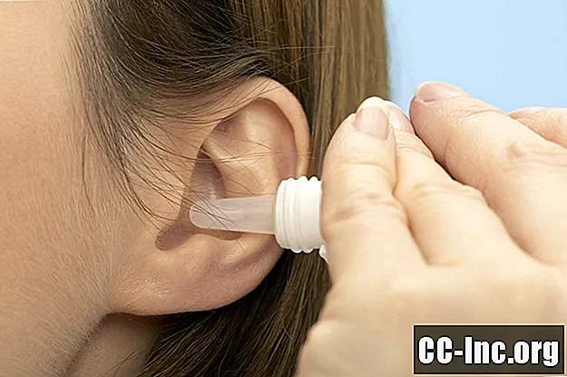 Soluzione otica antipirina e benzocaina (Aurodex) per il dolore all'orecchio