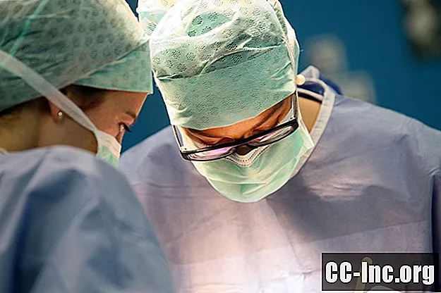 Chirurgie de remplacement de la hanche mini-invasive