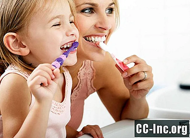 Benefícios e segurança da pasta de dente com flúor - Medicamento