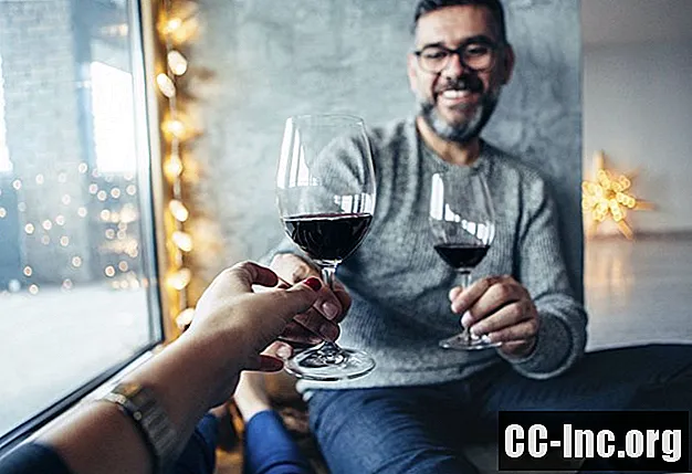 와인은 뇌졸중으로부터 당신을 보호 할 수 있습니까?