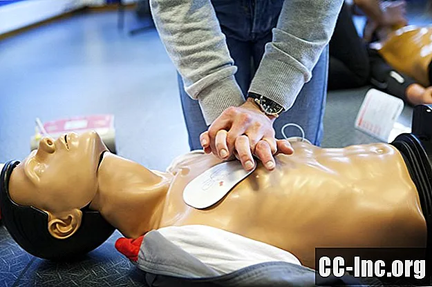 Bạn có thể thực hiện CPR nếu bạn không được chứng nhận?