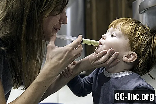 Tác dụng phụ của thuốc kháng sinh phổ biến và nghiêm trọng ở trẻ em