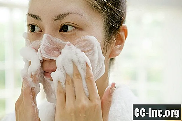 Dagelijkse verzorgingsroutines voor een acnegevoelige huid