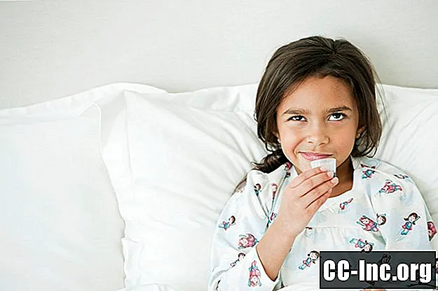 Dajanje Tylenola in Acetaminophena otrokom