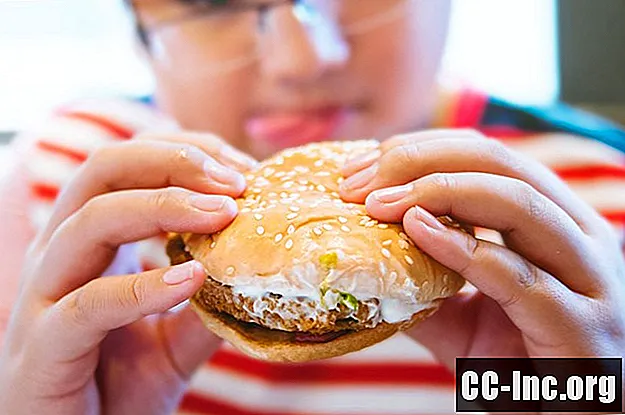 Kako prehranjevanje s hitro hrano vpliva na zdravje najstnikov