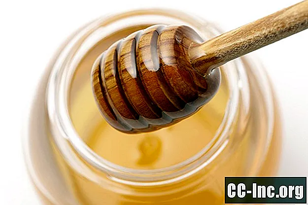 Cómo la miel puede ayudar a su tos