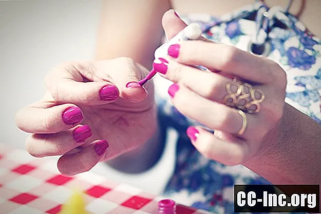 Як змінюються ваші нігті у віці