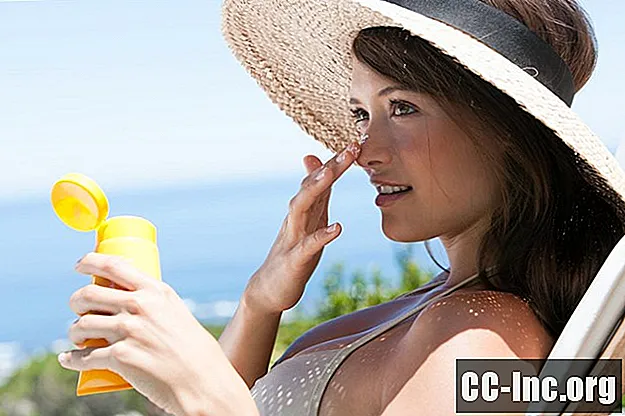 にきびがちな肌のための日焼け止めを選択する方法