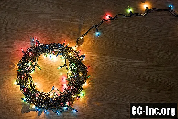 Kako varno namestiti božične lučke
