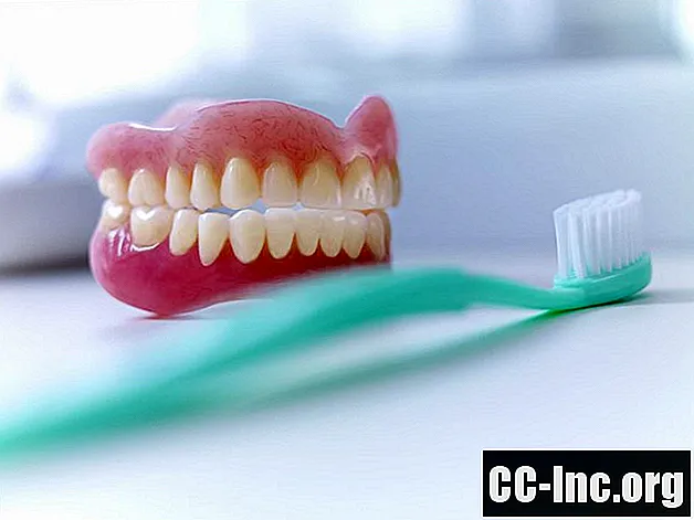 Cách chăm sóc răng giả - ThuốC