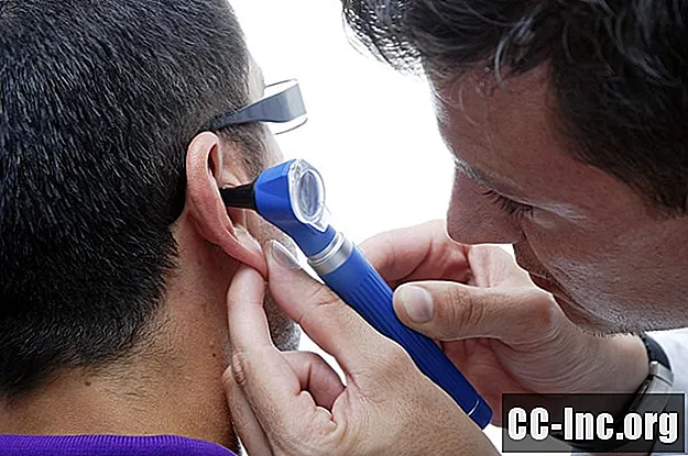 Teste de ouvido médio com timpanometria