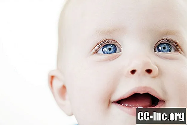Tonggak dalam Pembangunan Penglihatan Bayi