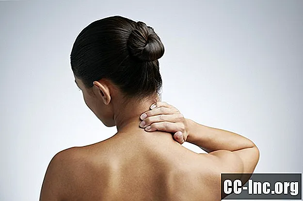 Симптомы растяжения шеи и что с ними делать