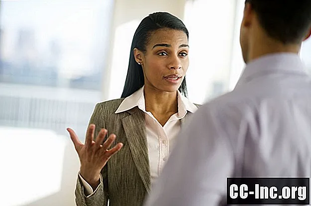 Dovresti dire al tuo capo che hai la fibromialgia o la CFS?