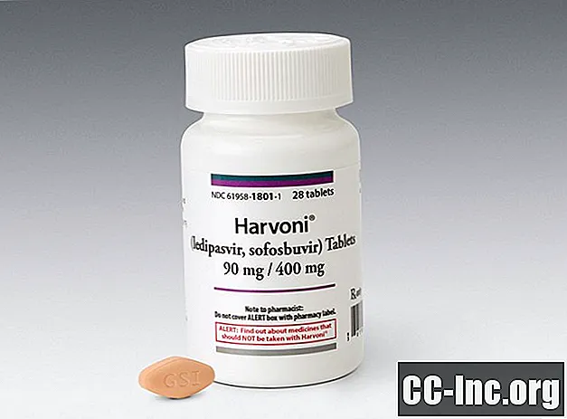 Mengambil Harvoni (ledipasvir / sofosbuvir) untuk Hepatitis C.