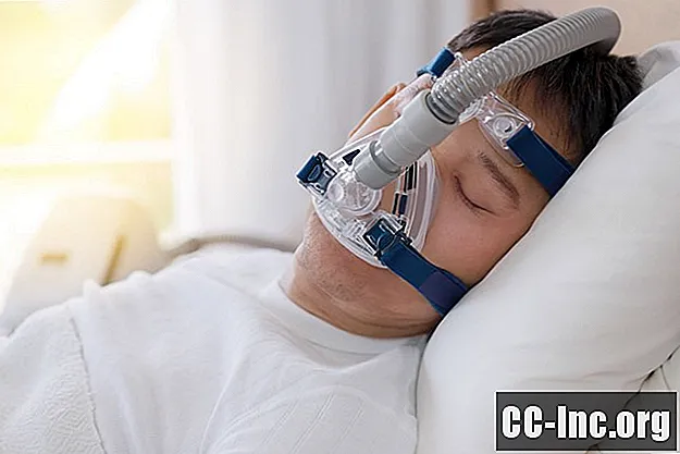 BiPAP療法を使用して睡眠時無呼吸を治療する