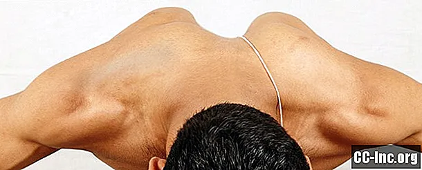 कंधे ब्लेड के बीच दर्द का कारण क्या है?
