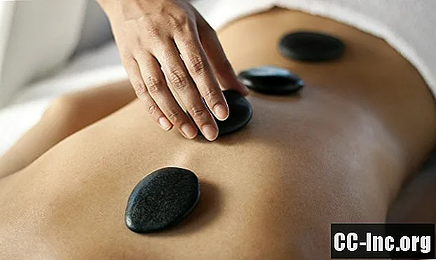 À quoi s'attendre lors d'un massage aux pierres chaudes