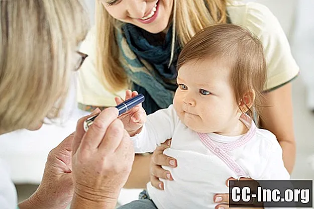 Vad du kan förvänta dig vid ditt barns första ögonundersökning
