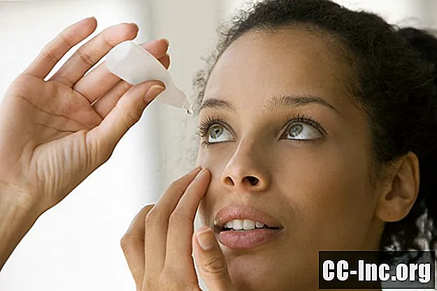 استخدام قطرات العين مع العدسات اللاصقة